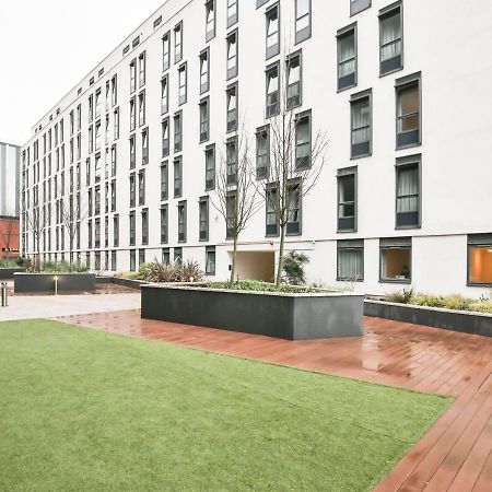 Sterling Court In Wembley London Exterior photo
