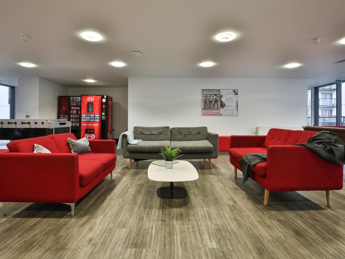 Sterling Court In Wembley London Exterior photo