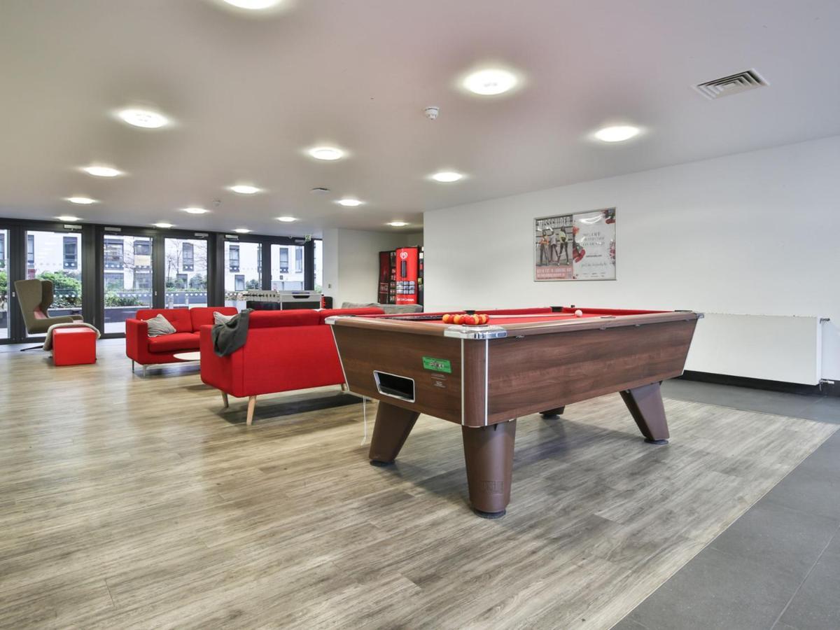 Sterling Court In Wembley London Exterior photo