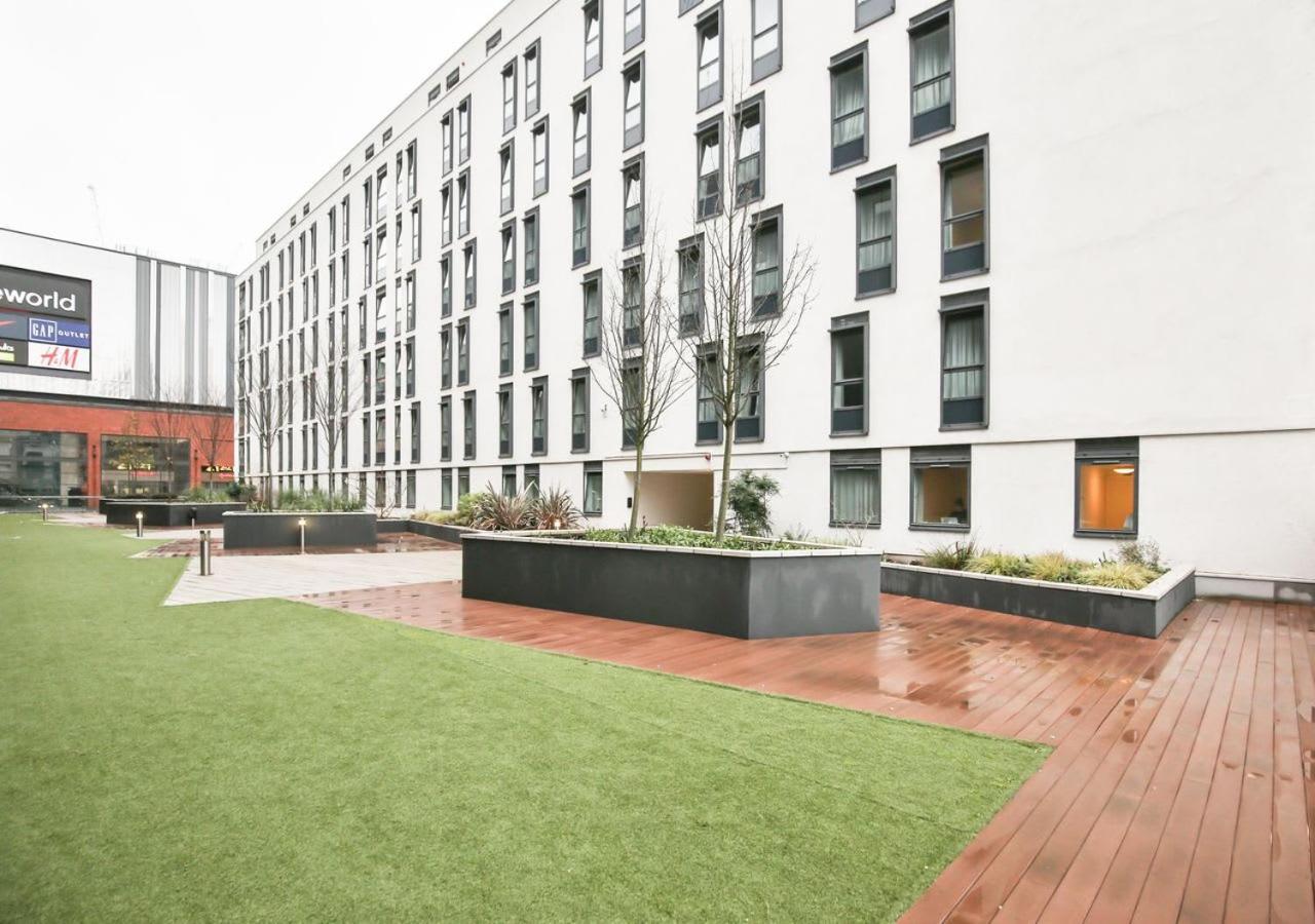 Sterling Court In Wembley London Exterior photo