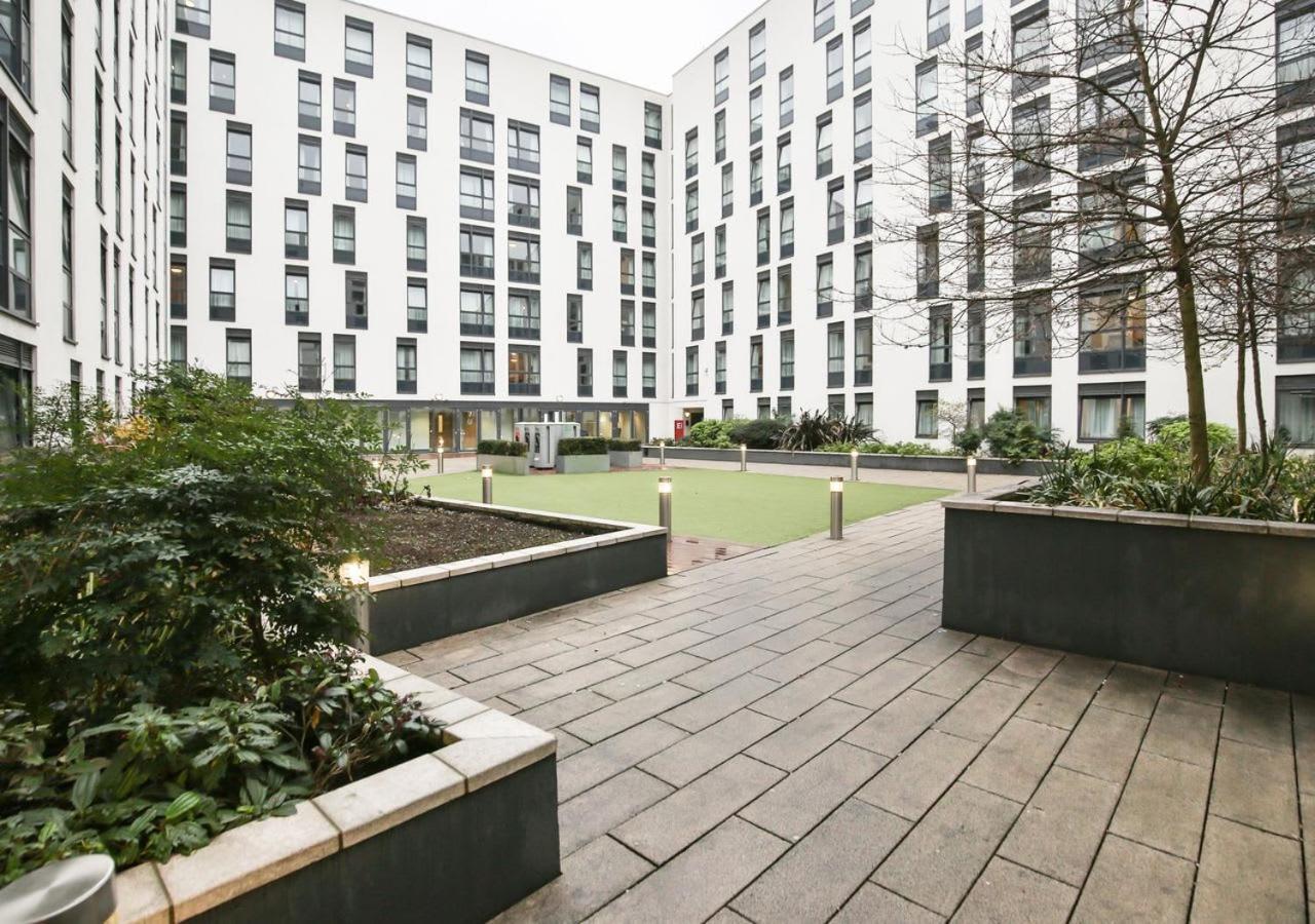 Sterling Court In Wembley London Exterior photo
