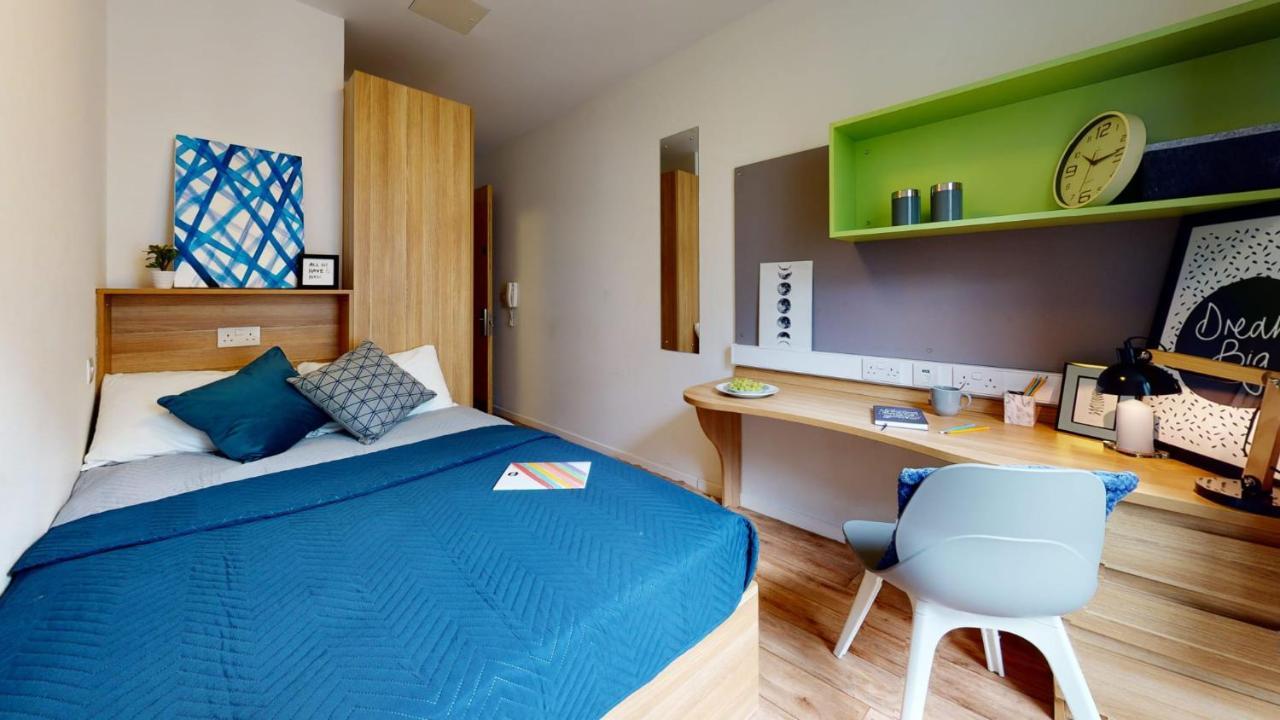 Sterling Court In Wembley London Exterior photo